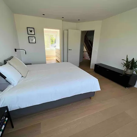 Cosy House With Open Fireplace And Phenomenal Garden 別荘 *